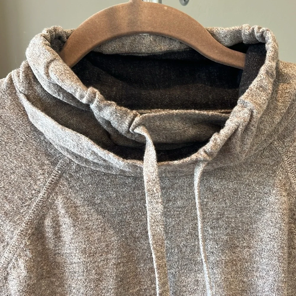 🥑Banana Republic Funnel Neck Organic Cotton Sweater Taupe Small